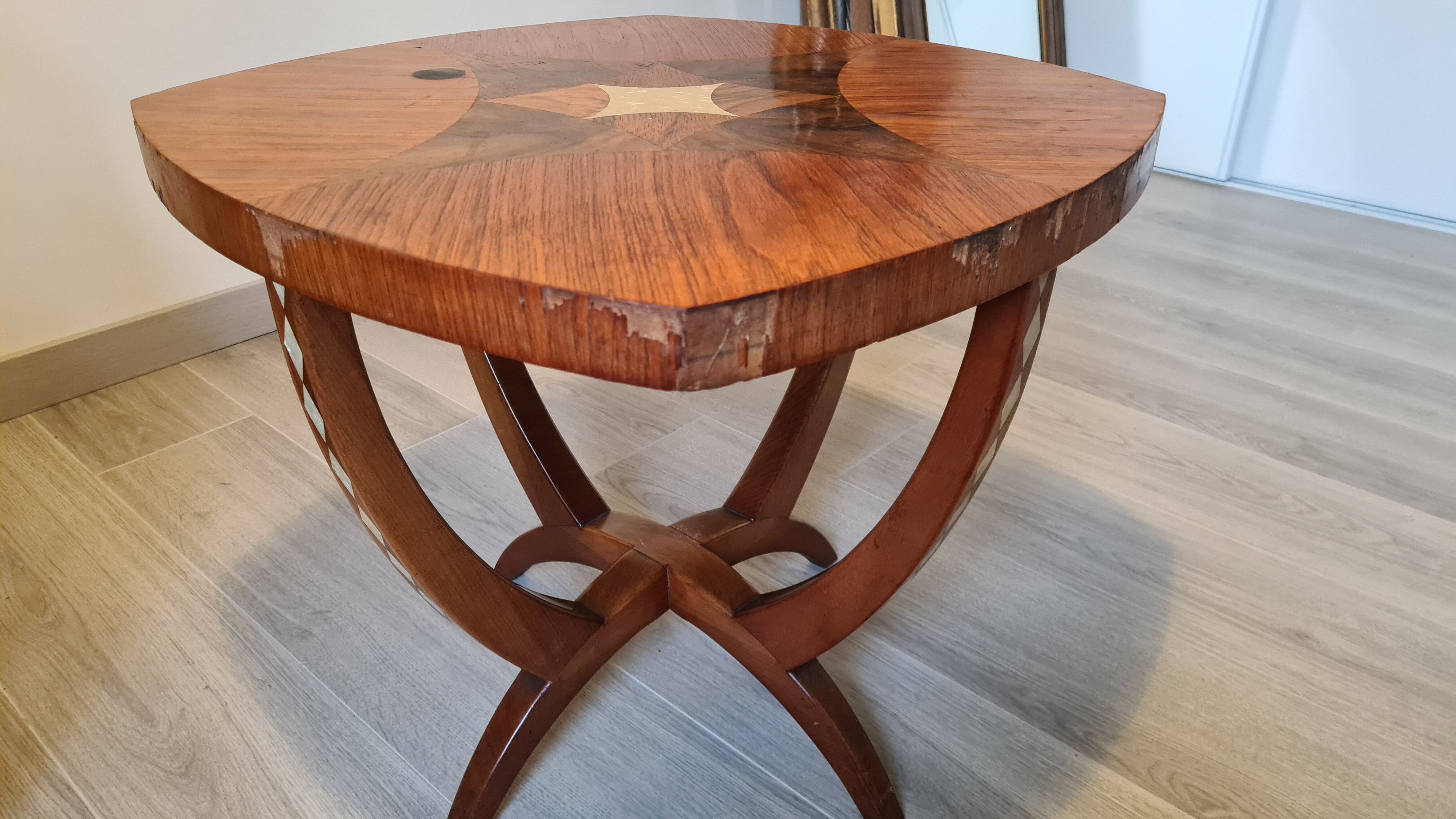 Table d'appoint art déco avec inserts de nacre