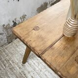 Table brutaliste savoyarde en chêne