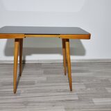 Table basse par Jiri Jiroutek