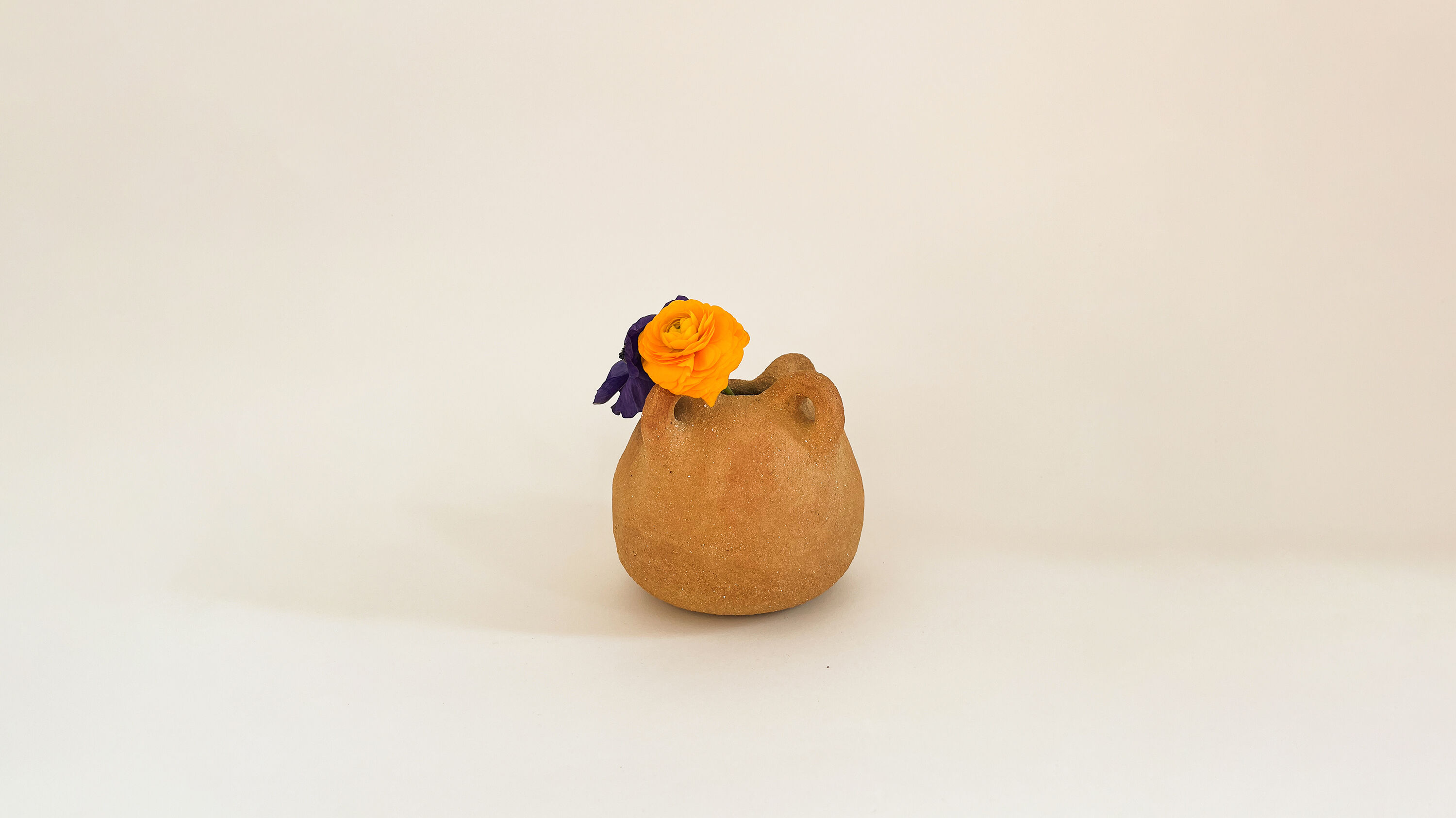 Vase "Bouboulita" in red sandstone