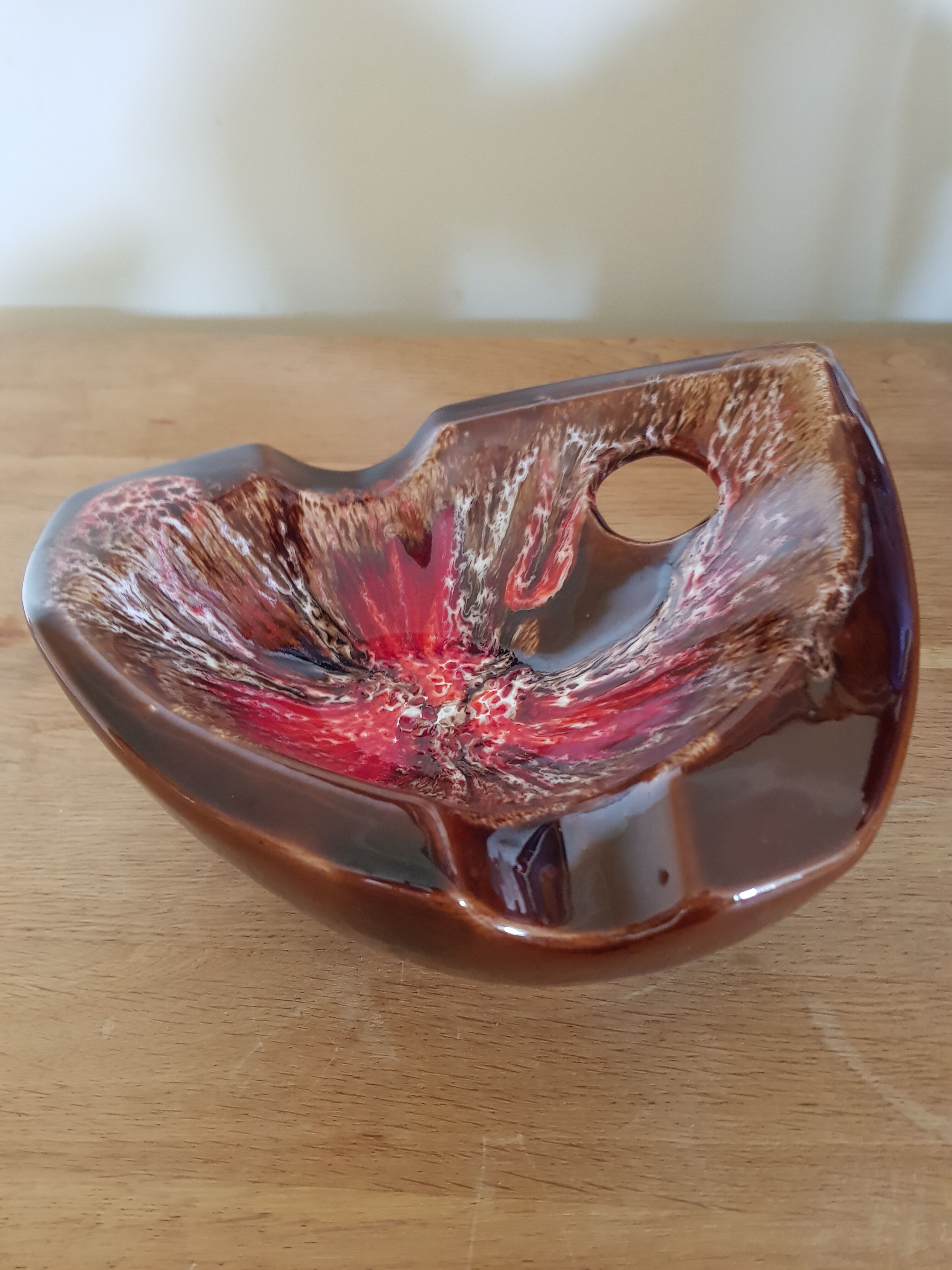 Decorative ceramic ashtray with empty pocket from Vallauris Vintage