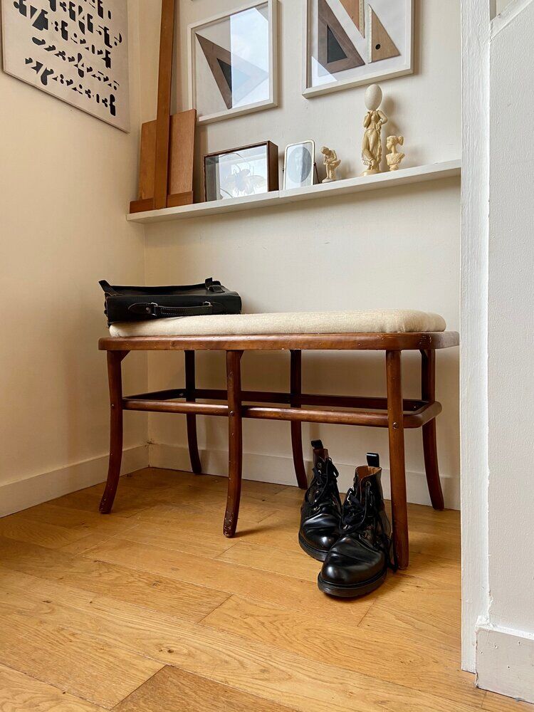 Wooden and beige cotton piano bench
