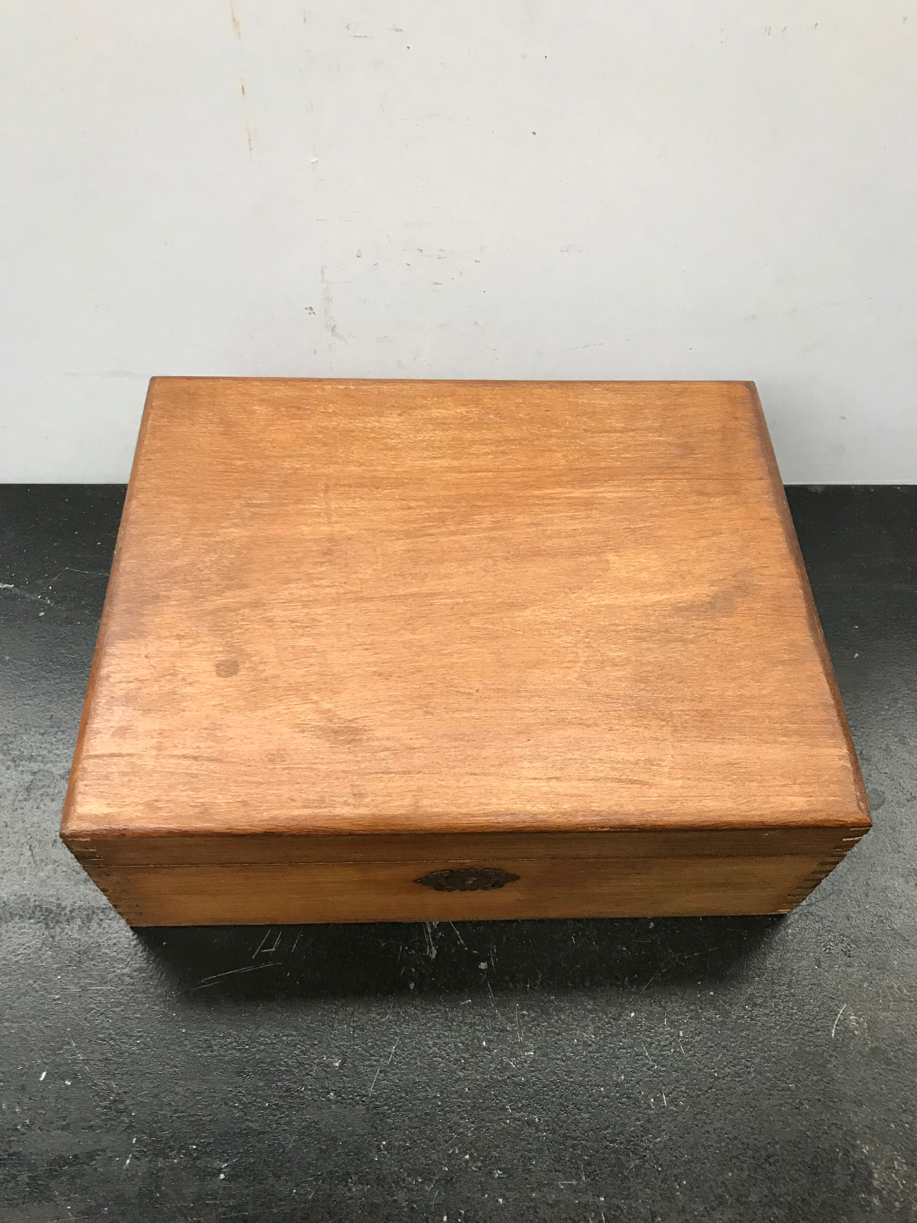Former vintage wood jewelry box