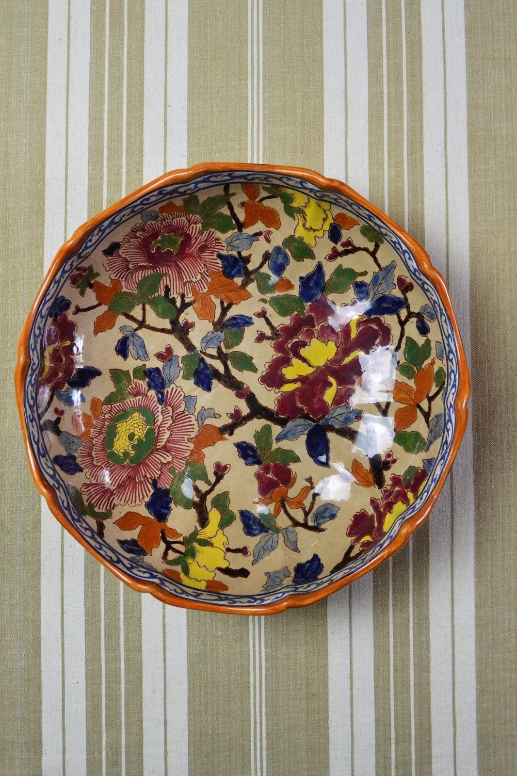 Deep dish Gien Peony 1938-1960