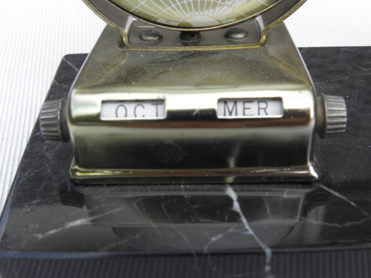 Perpetual calendar art deco horse figurine in marble