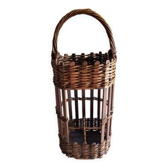 Wicker bottle holder basket