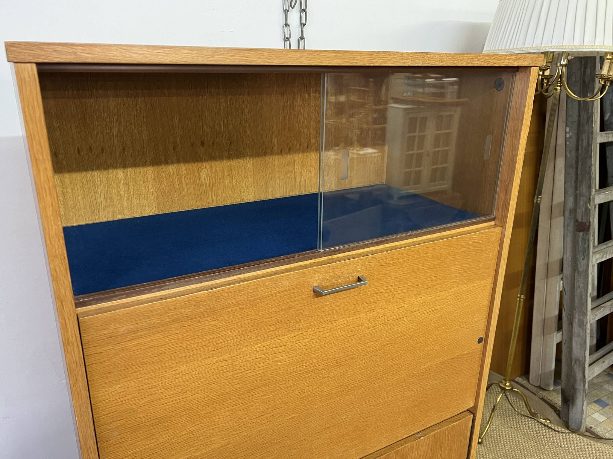 Petite armoire secrétaire vintage