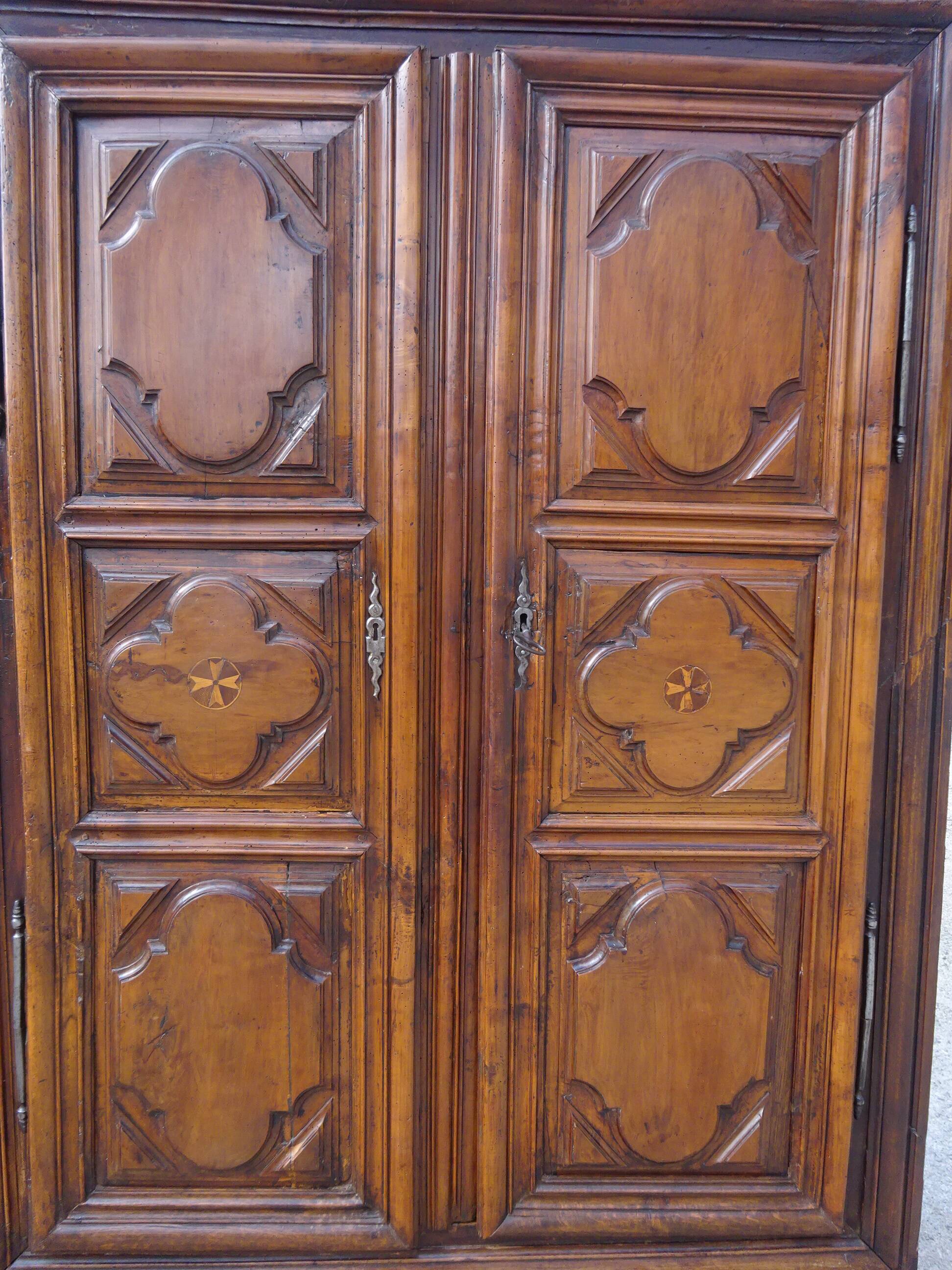Antique Louis XIII wardrobe in solid walnut