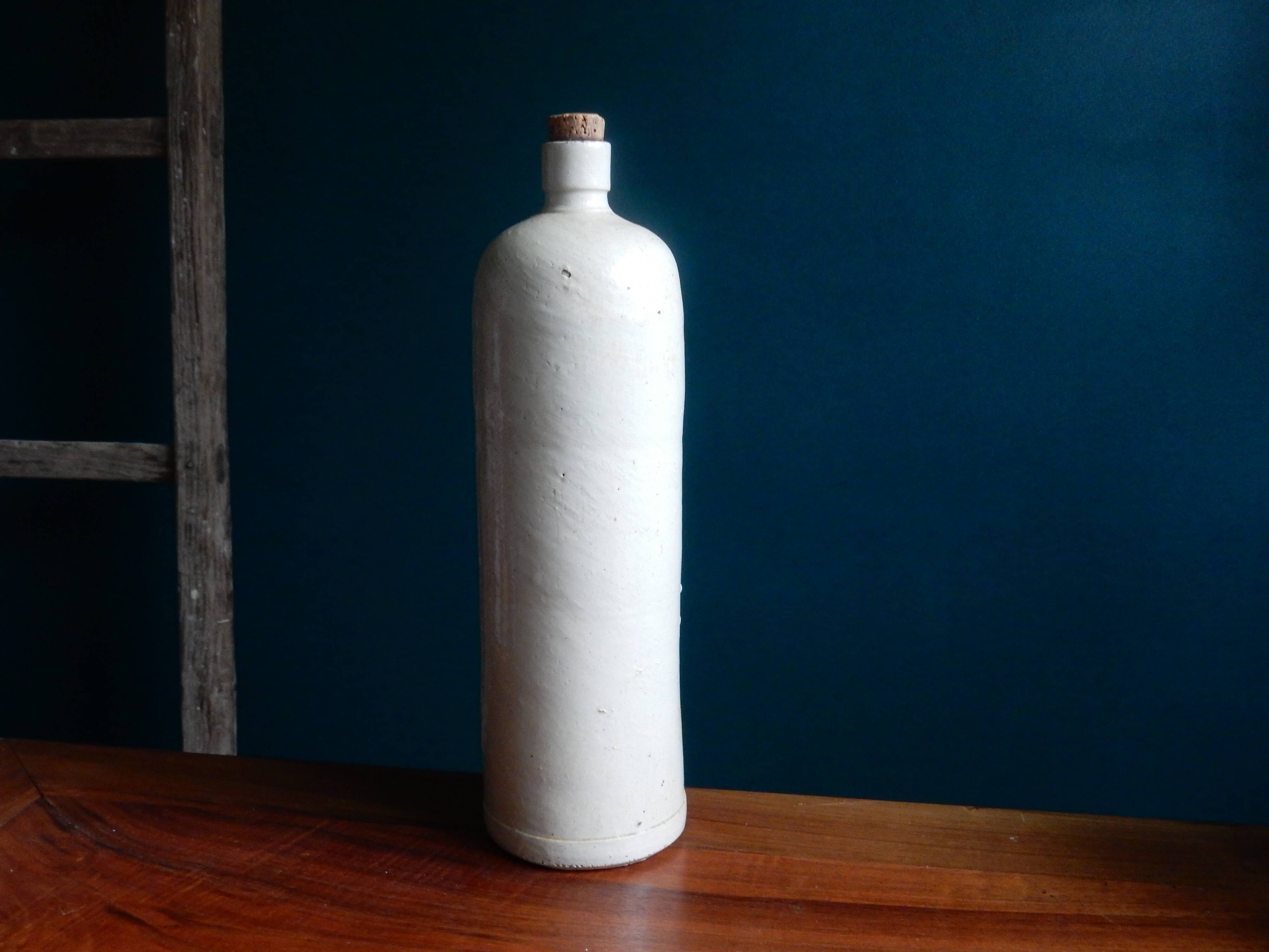Enamelled grey sandstone bottle