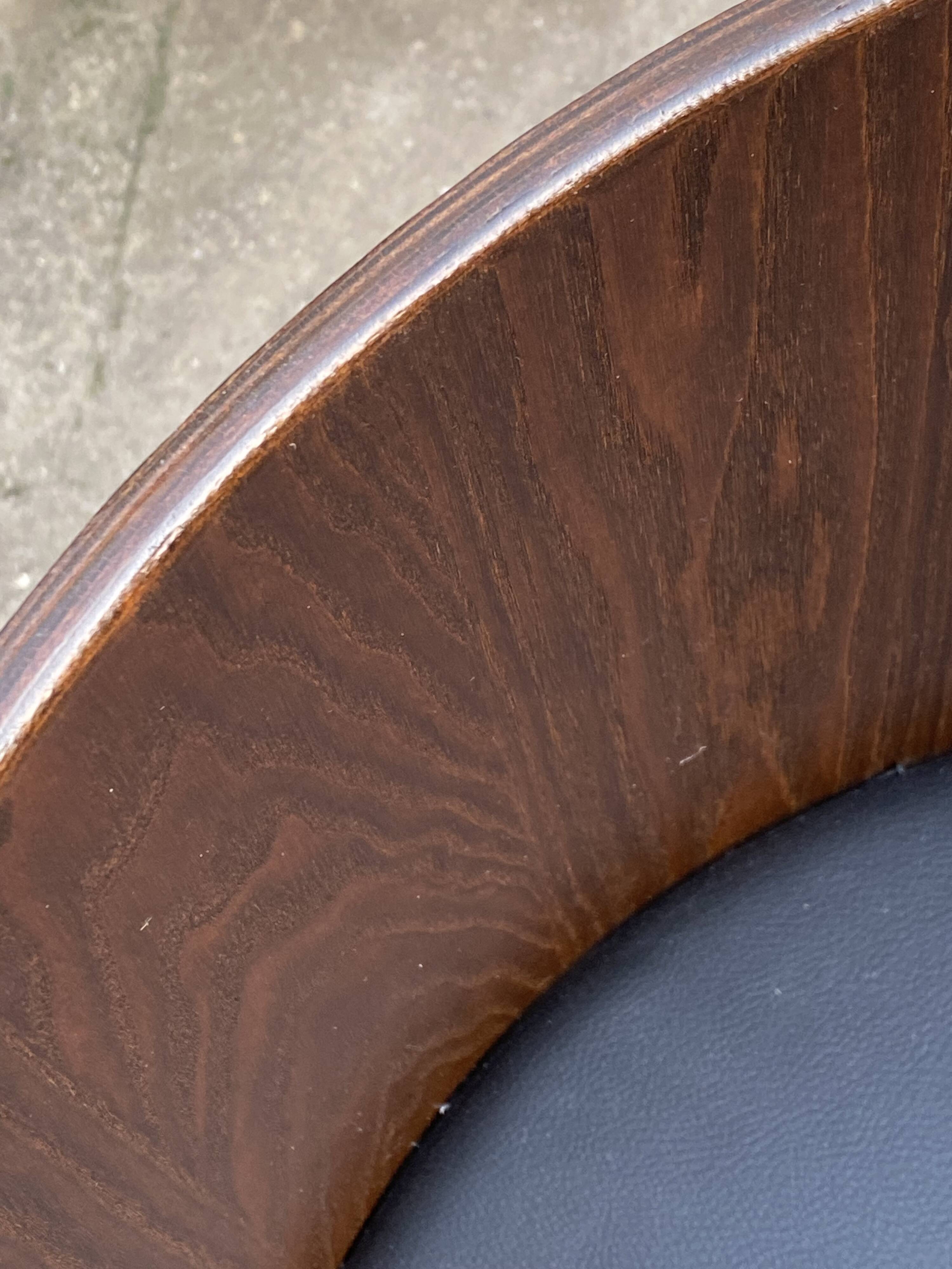 Fusion table and 4 teak chairs by Sandra Kragnert IKEA.