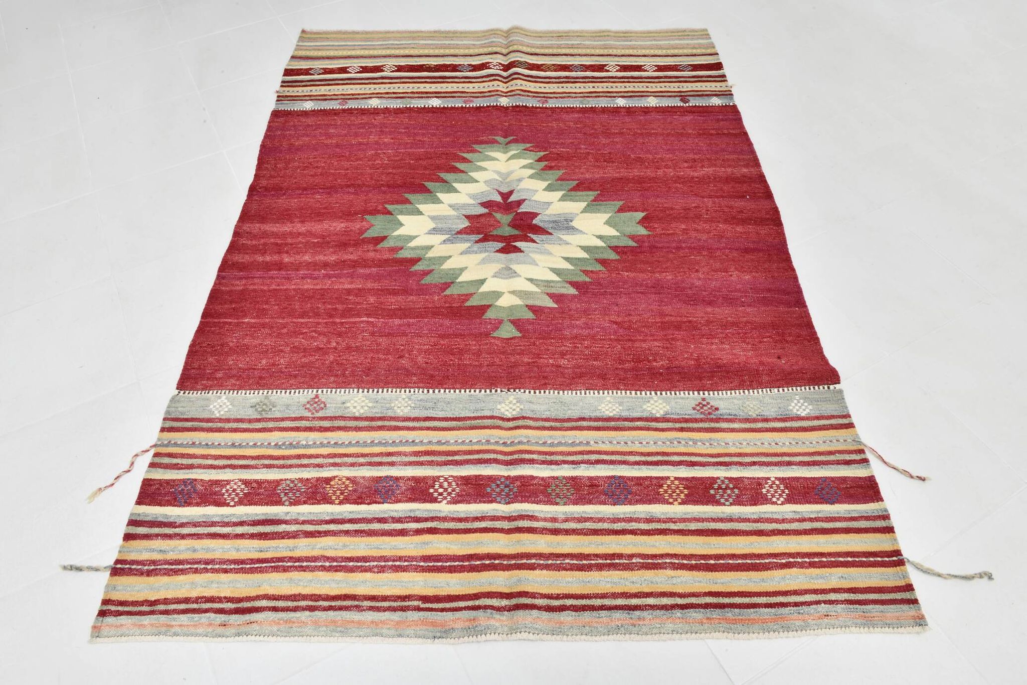 Tapis Kilim moderne rouge doux 5x7, 156x224 cm