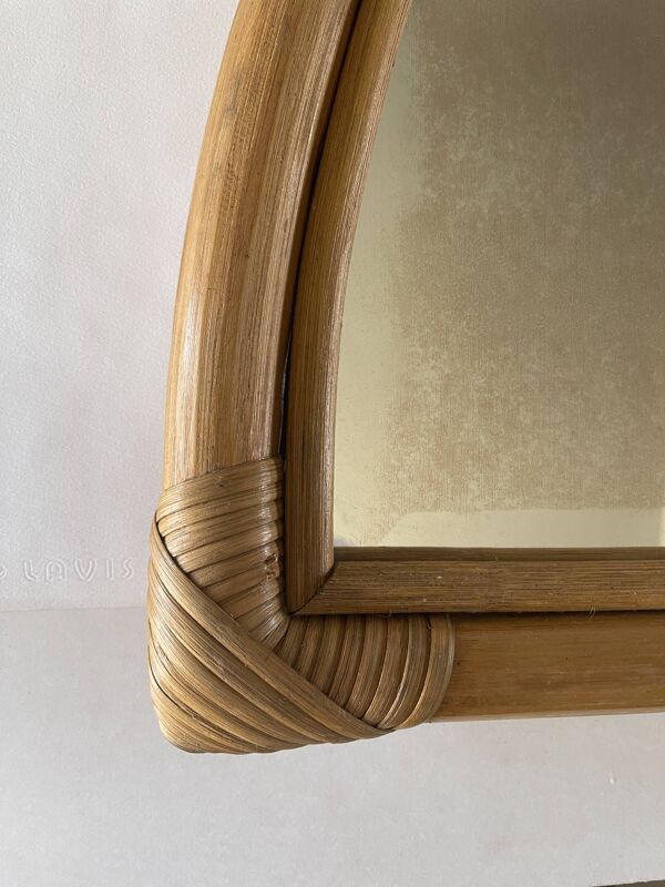 Miroir vintage en rotin de forme triangulaire  52 X 31 cm