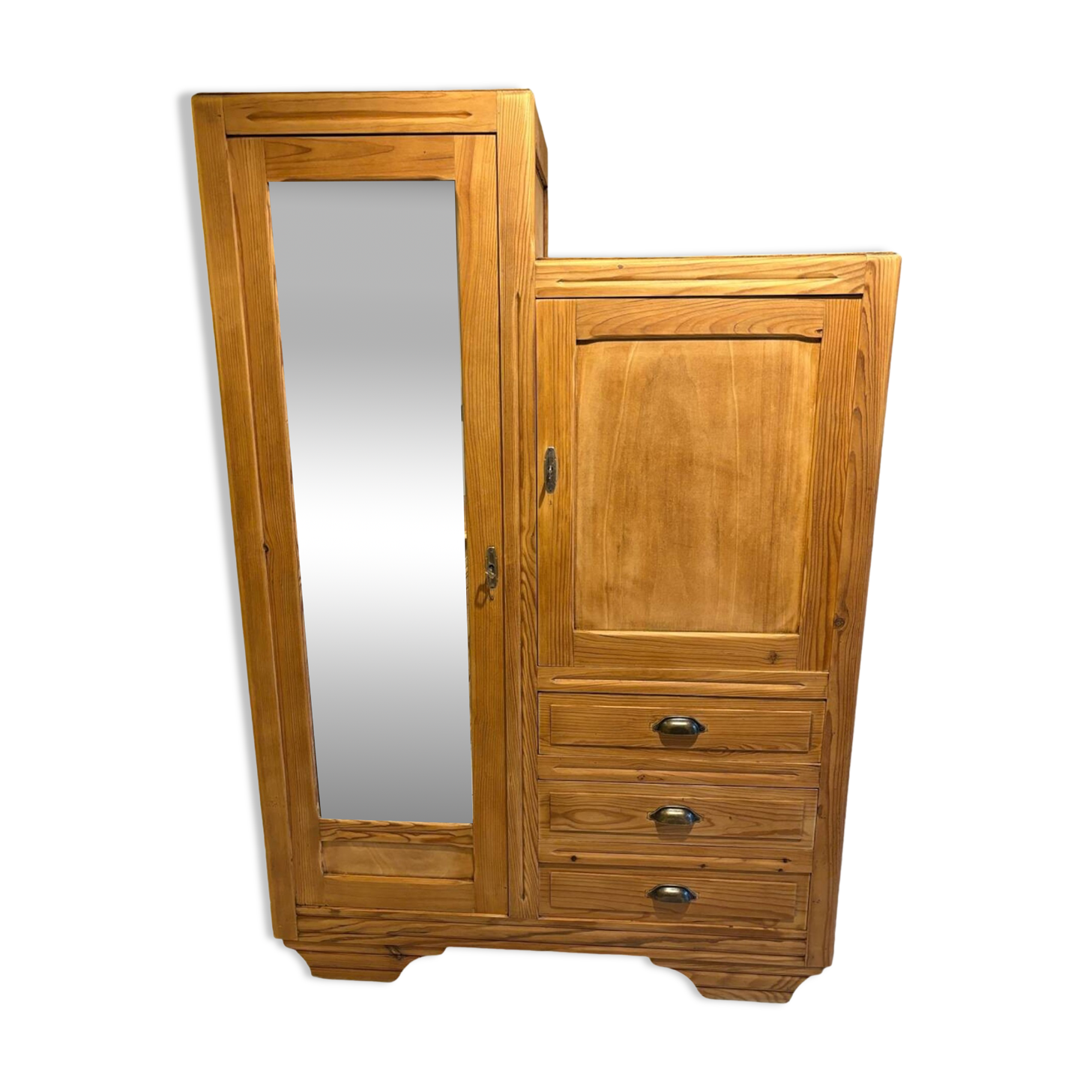 Asymmetrical raw wood wardrobe