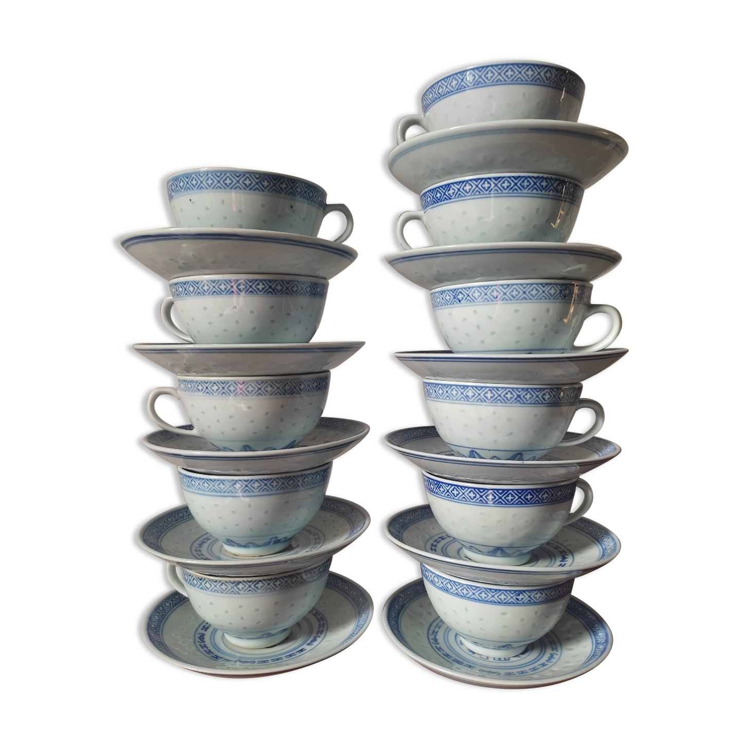 11 cups and saucers in vintage Chinese porcelain