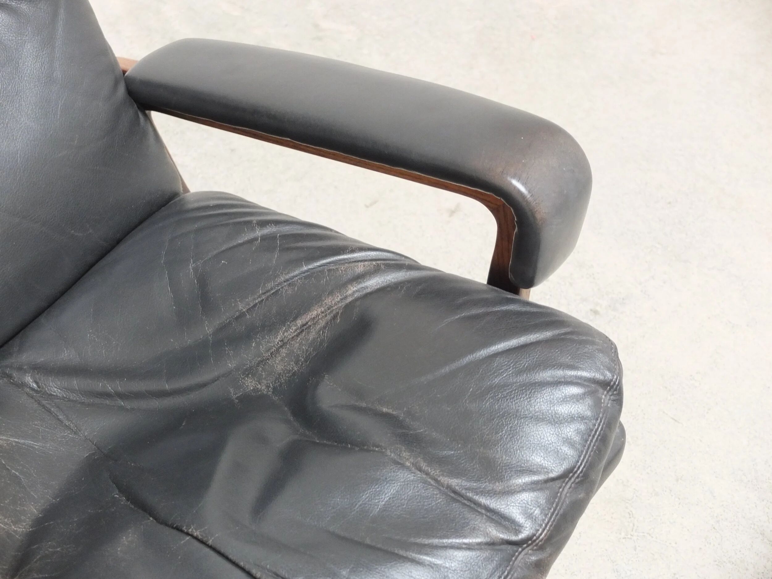 Iconic 'King' lounge chair by André Vandenbeuck for Strässle, 1960s