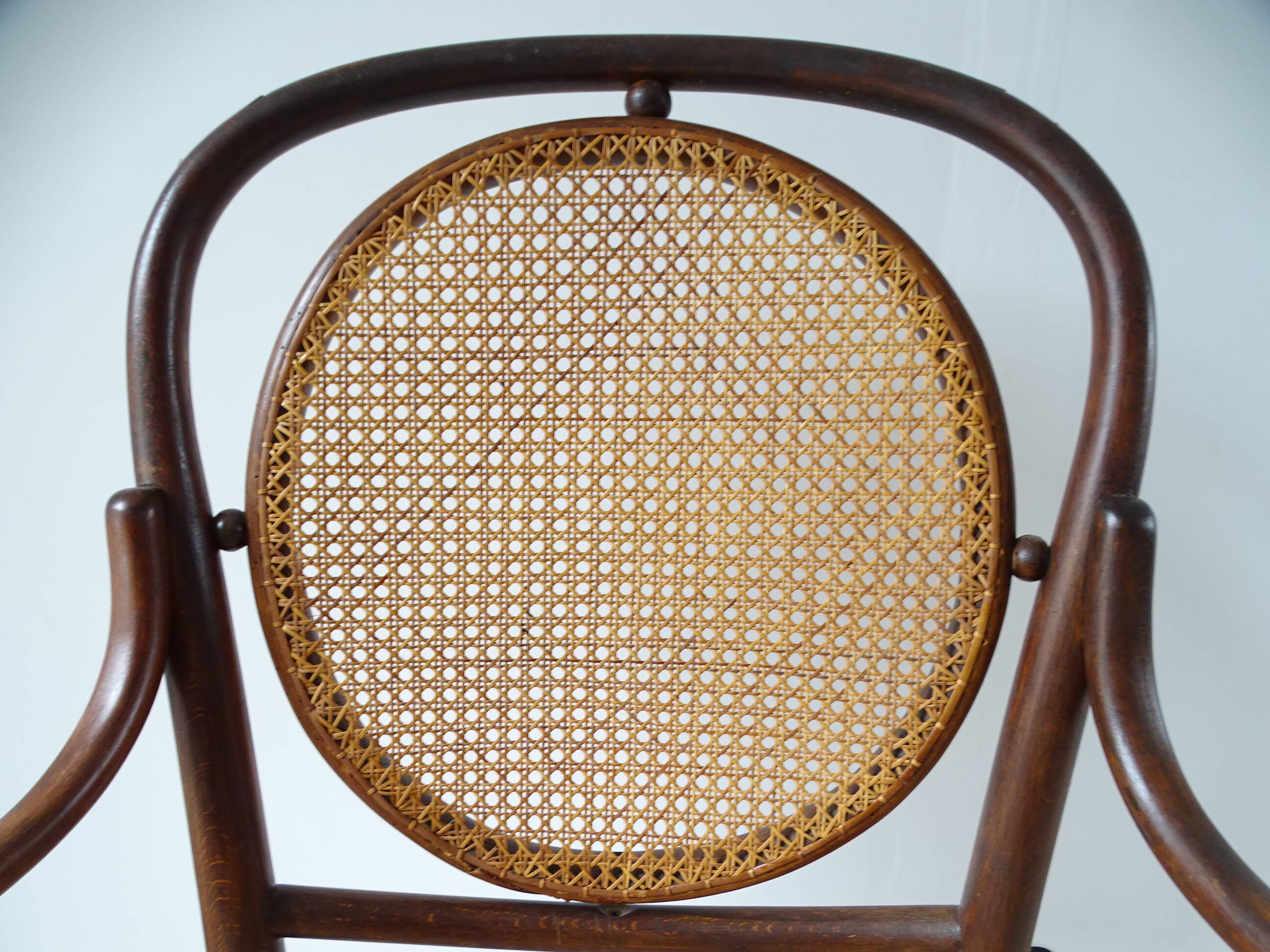 Fauteuil Fischel assise et dossier canné bois courbé