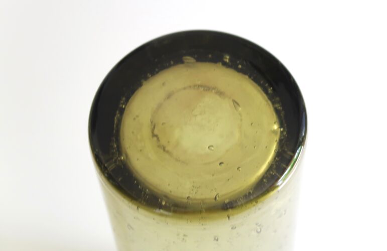 Vase cylindrique vert en verre bullé de Biot, années 70