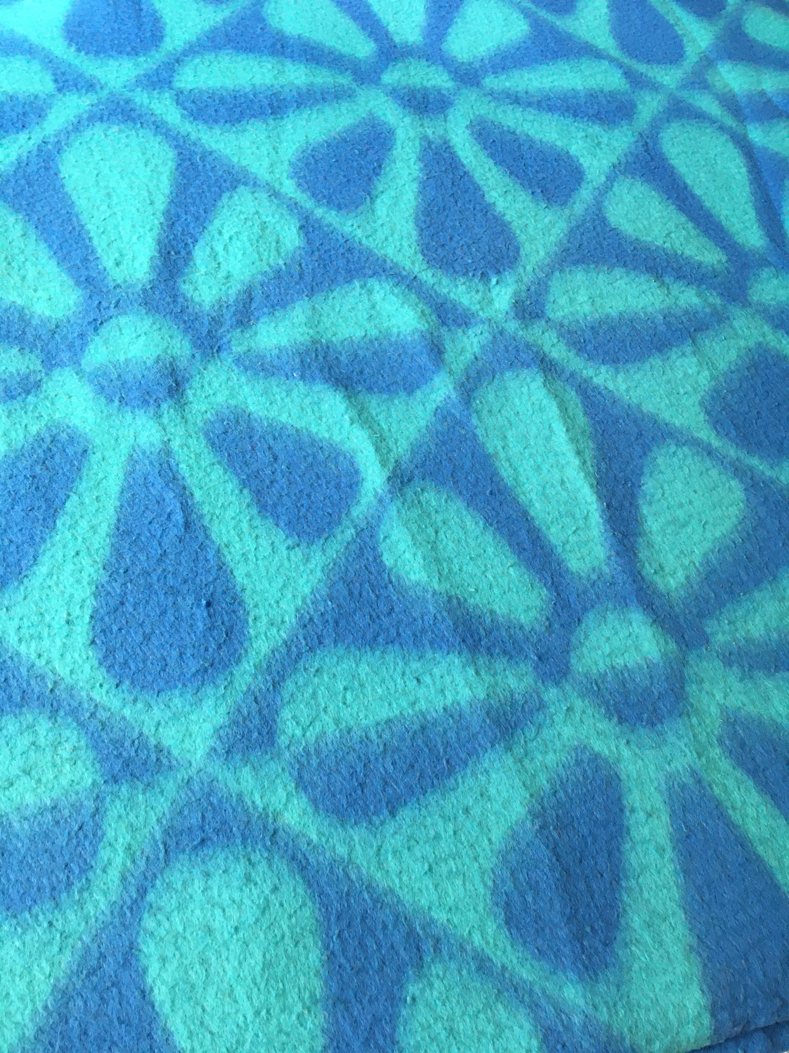 Couverture 220 X 240 losanges et fleurs 70's