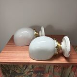 Paire d’appliques vintage en opaline blanche