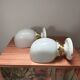 Paire d’appliques vintage en opaline blanche