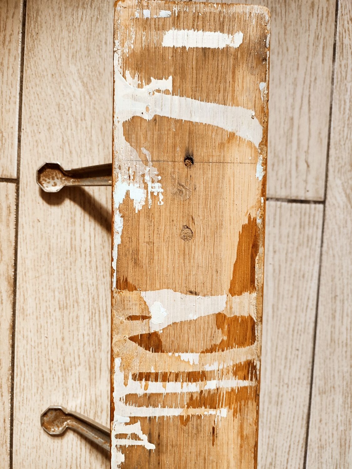 Porte manteau art déco bois et fer blanc