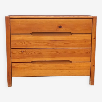 pine chest of drawers