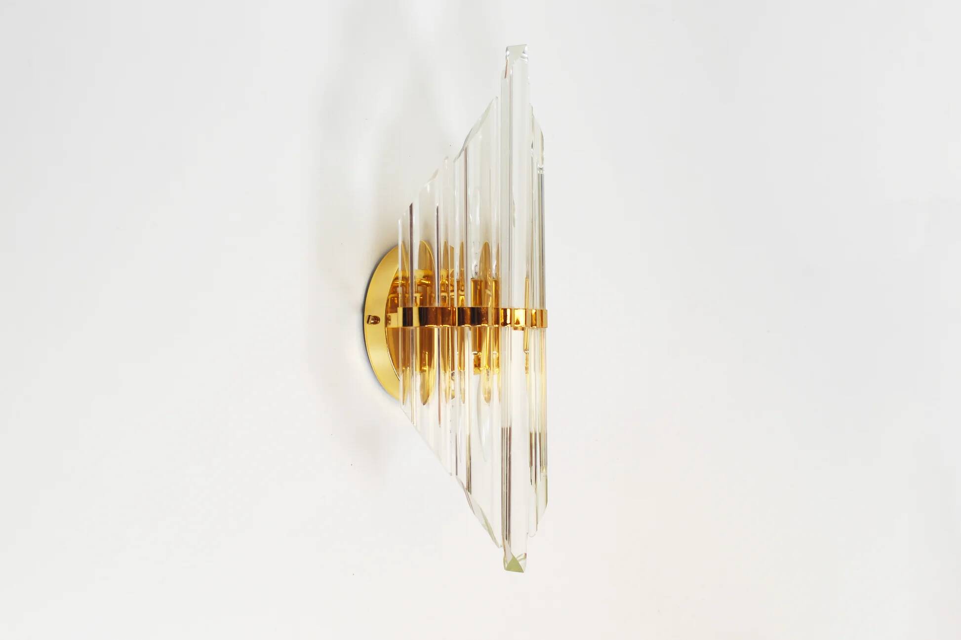 1980s wall lamp in gilded brass and crystal glass by Novaresi Milano