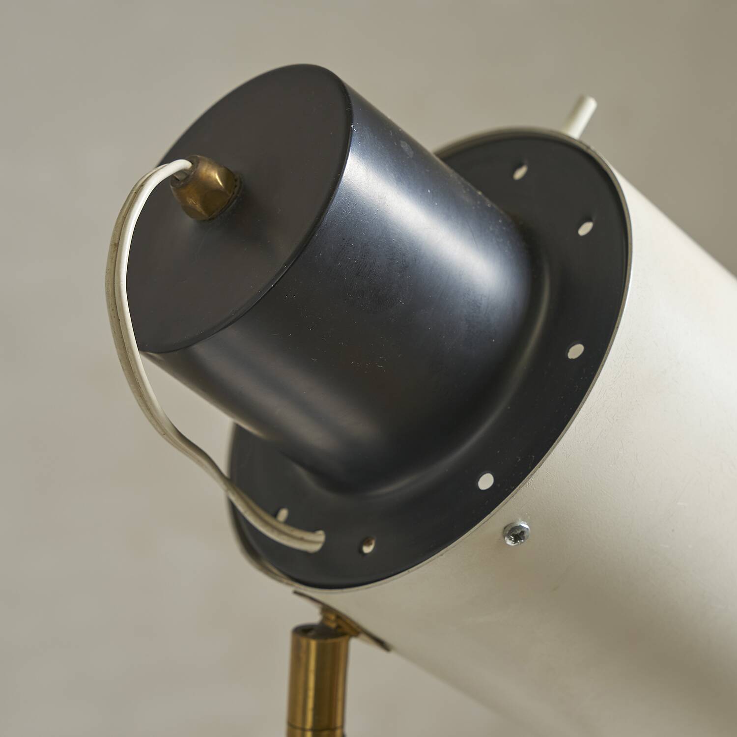 Articulated table lamp