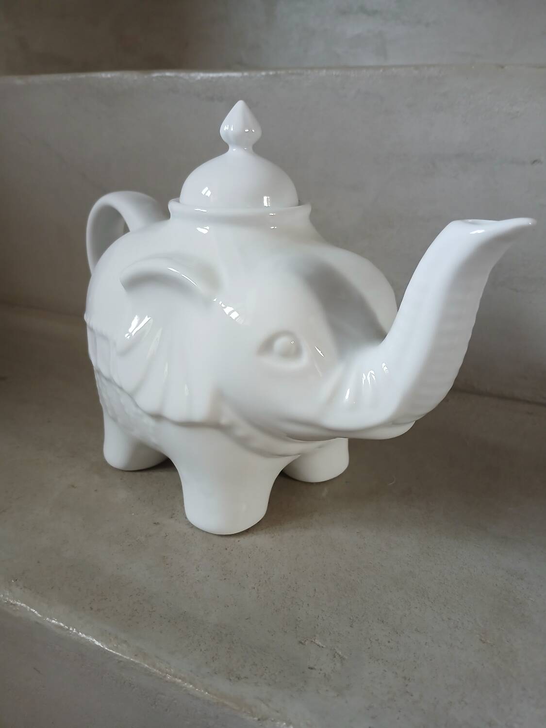 Elephant porcelain teapot