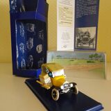 Lot of 5 Tintin collection cars, 1/43rd, original cases