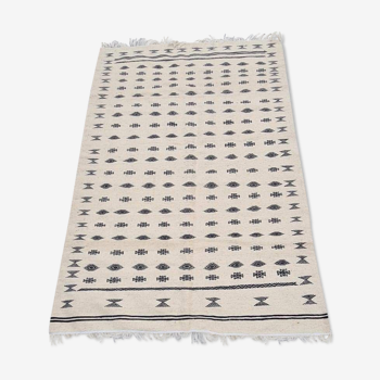 Handmade black and white Berber-patterned carpet  190x121cm