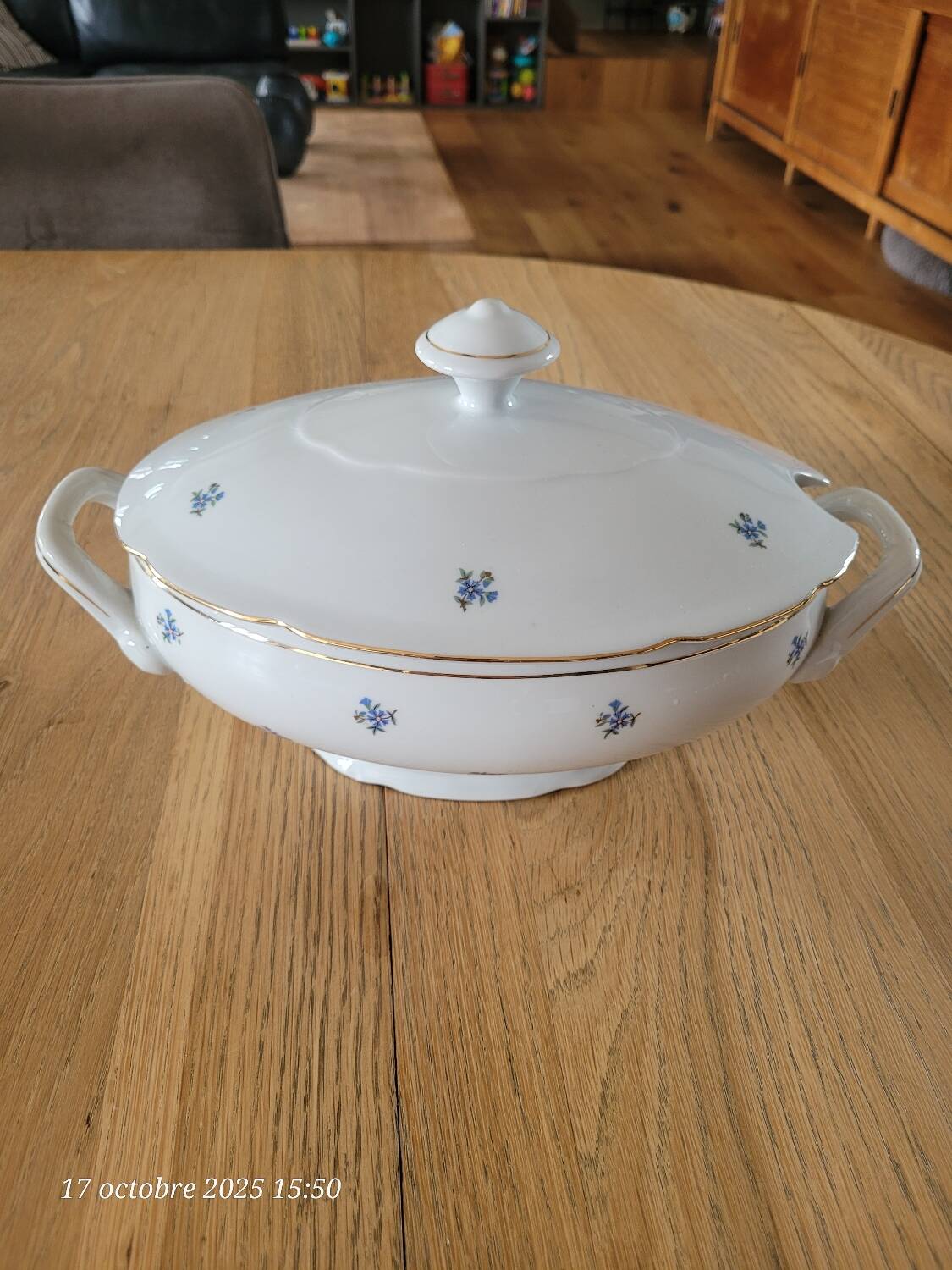 Vintage porcelain vegetable dish / soup tureen