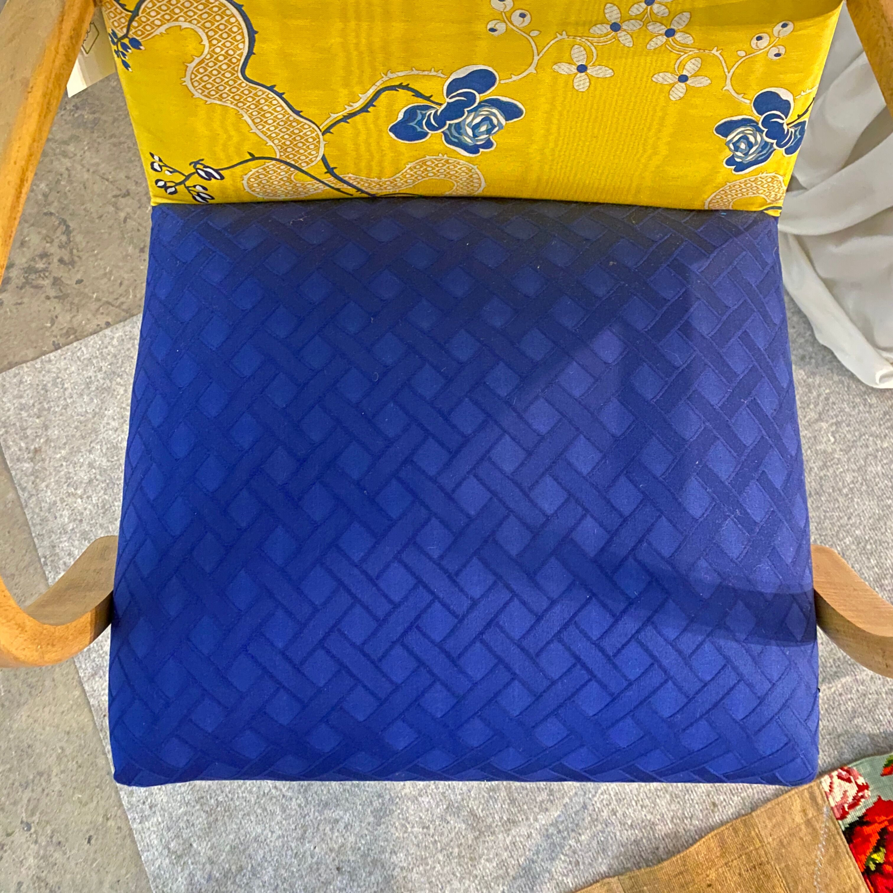 Fauteuil bridge tissu Charles Burger jaune et bleu
