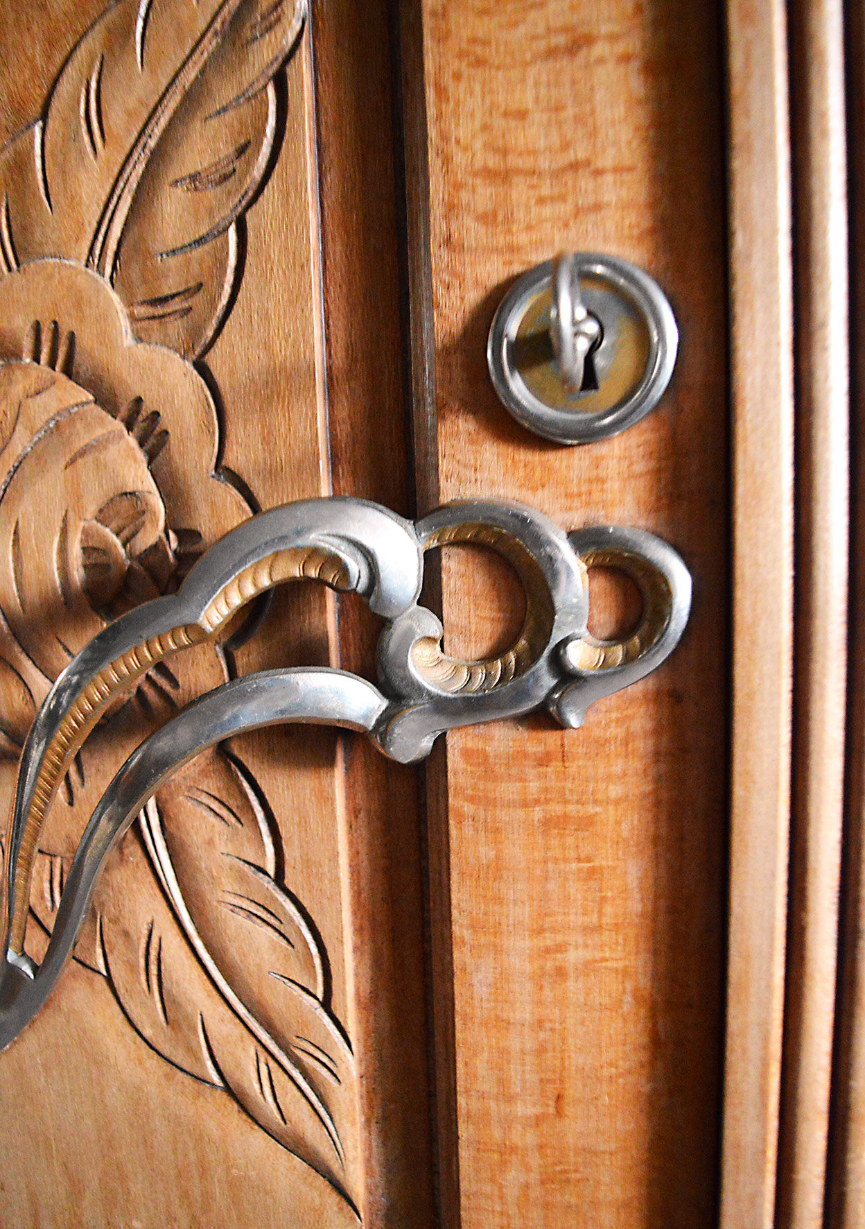 Armoire Art Déco bois clair