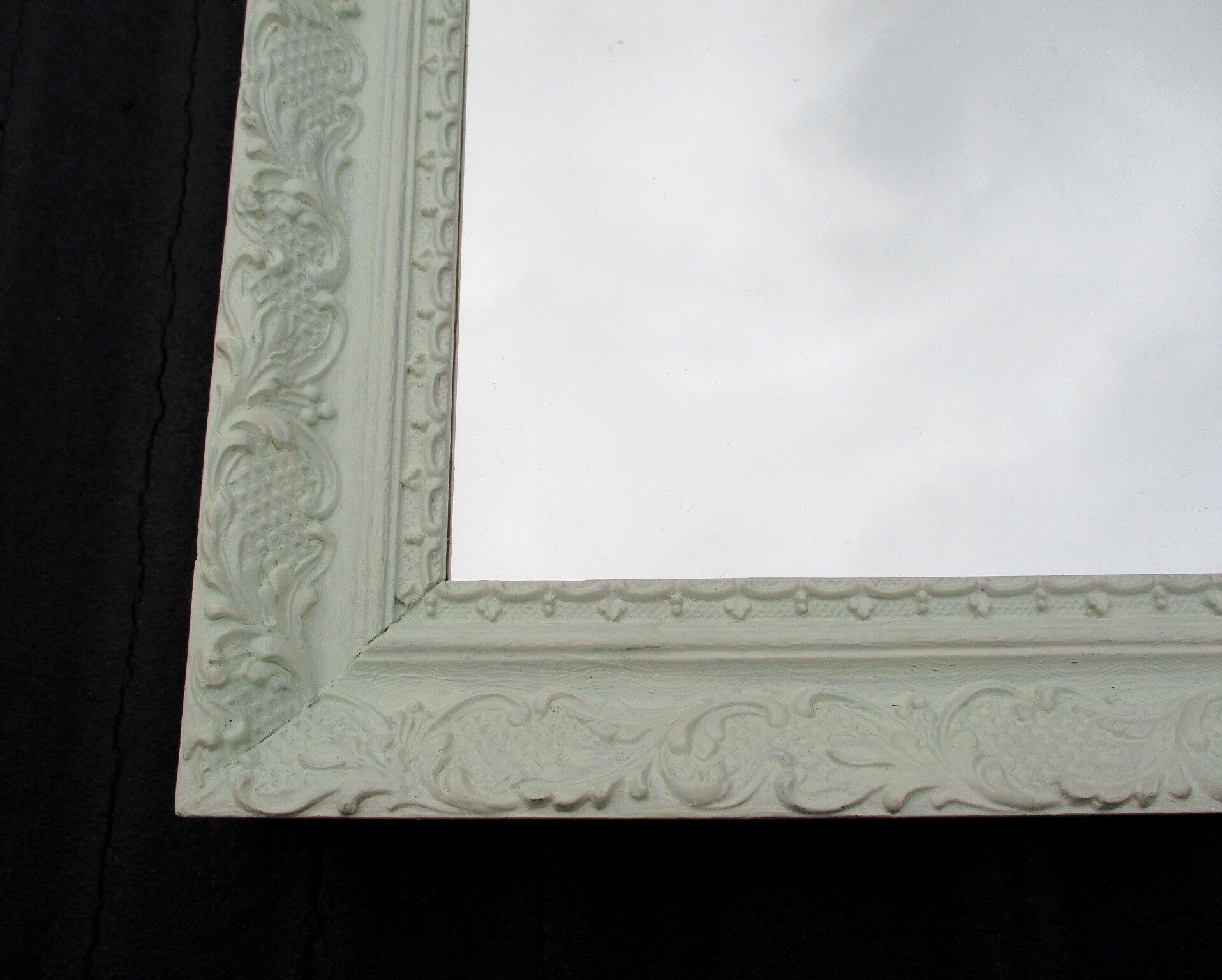 Mirror wood, white celadon
