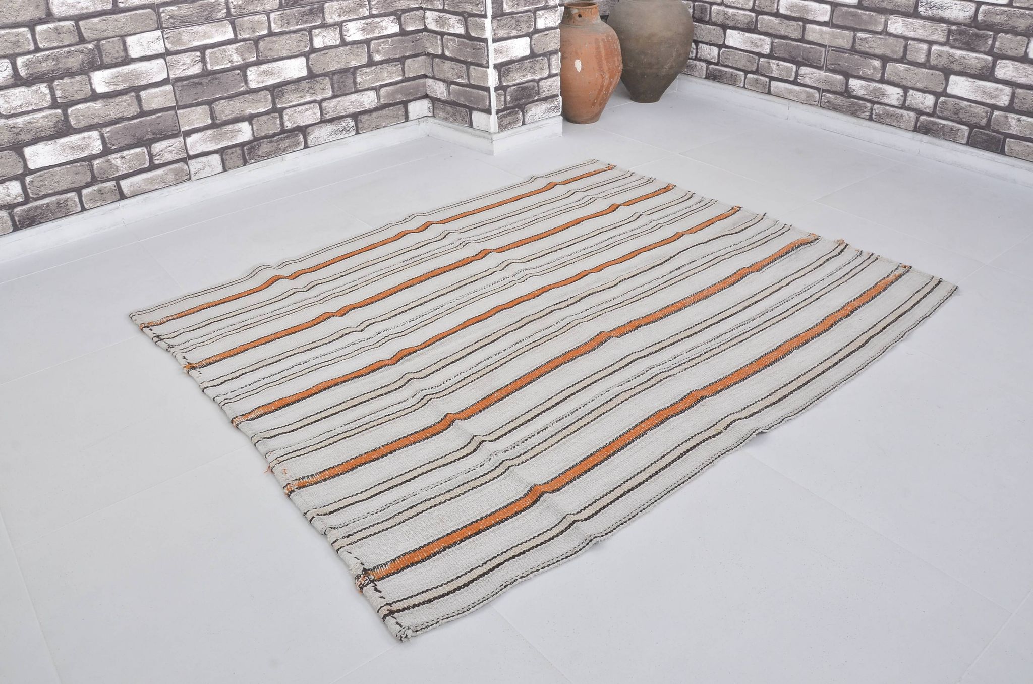 Tapis Kilim en chanvre d'Anatolie à rayures, référence 3681