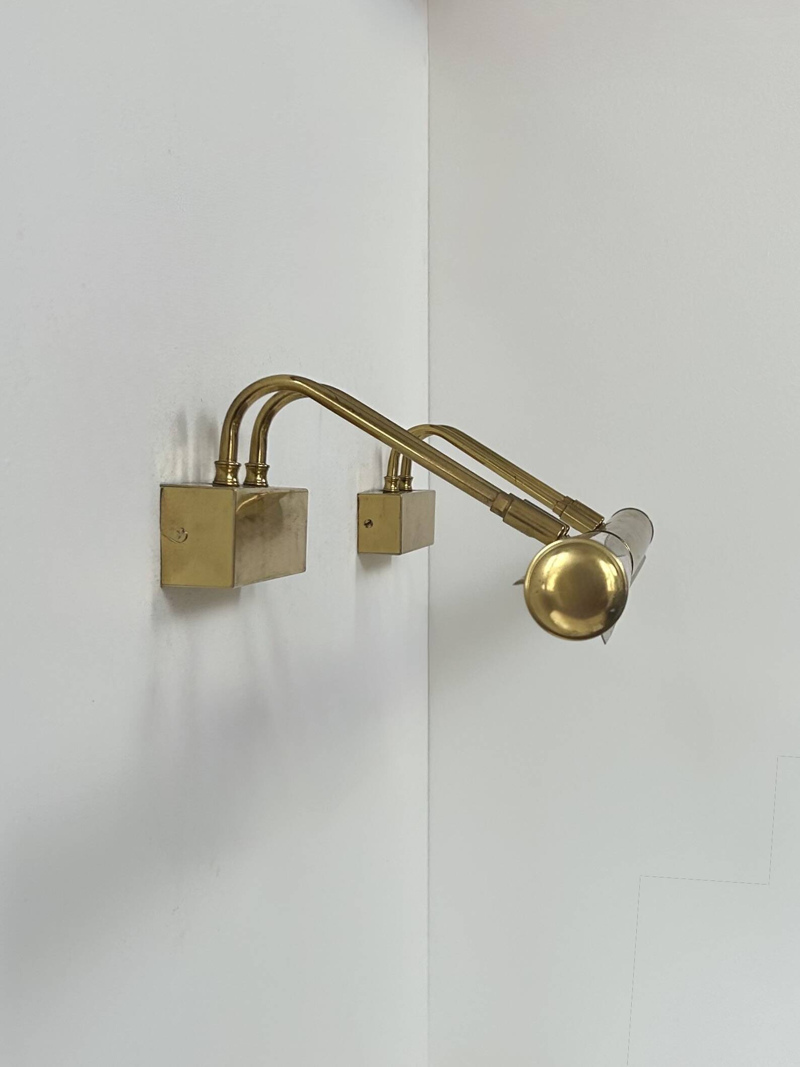 Paire d'appliques vintages orientable en laiton patiné, France, 1970