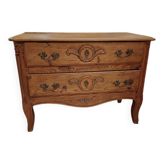 Popular provencal chest of 18th century in pichpin and other wood