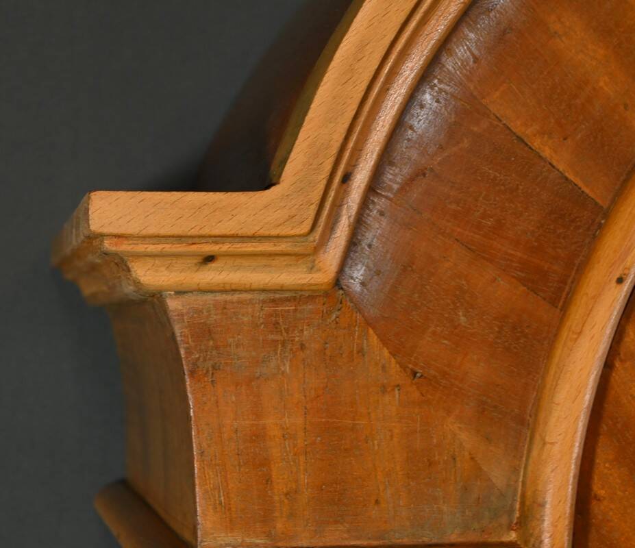 Scriban Showcase in Blond Mahogany, England – 1960