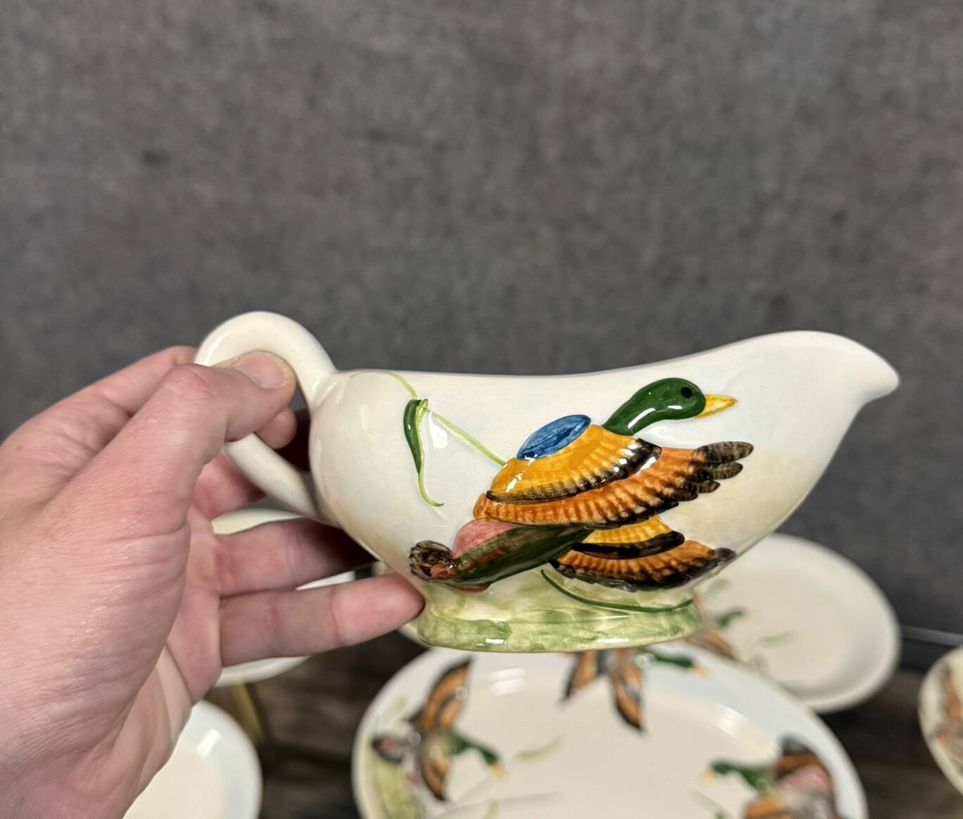 service de table en porcelaine aux canards en relief