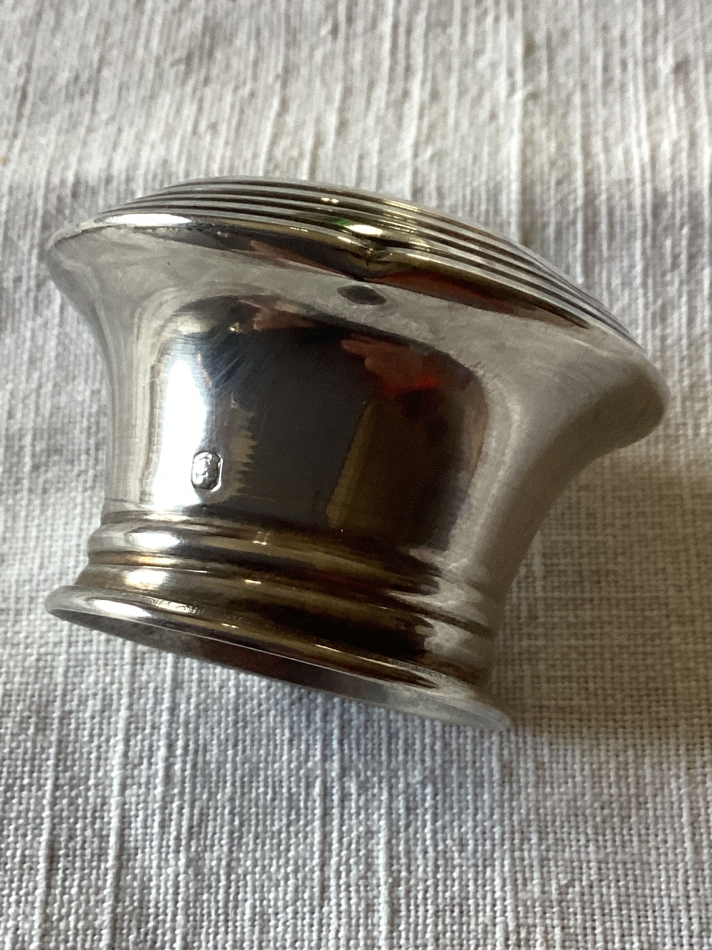 Ancienne saupoudreuse couvercle en argent