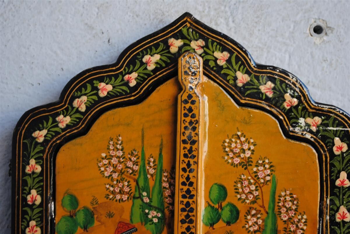 Mirror painted triptych 32cm