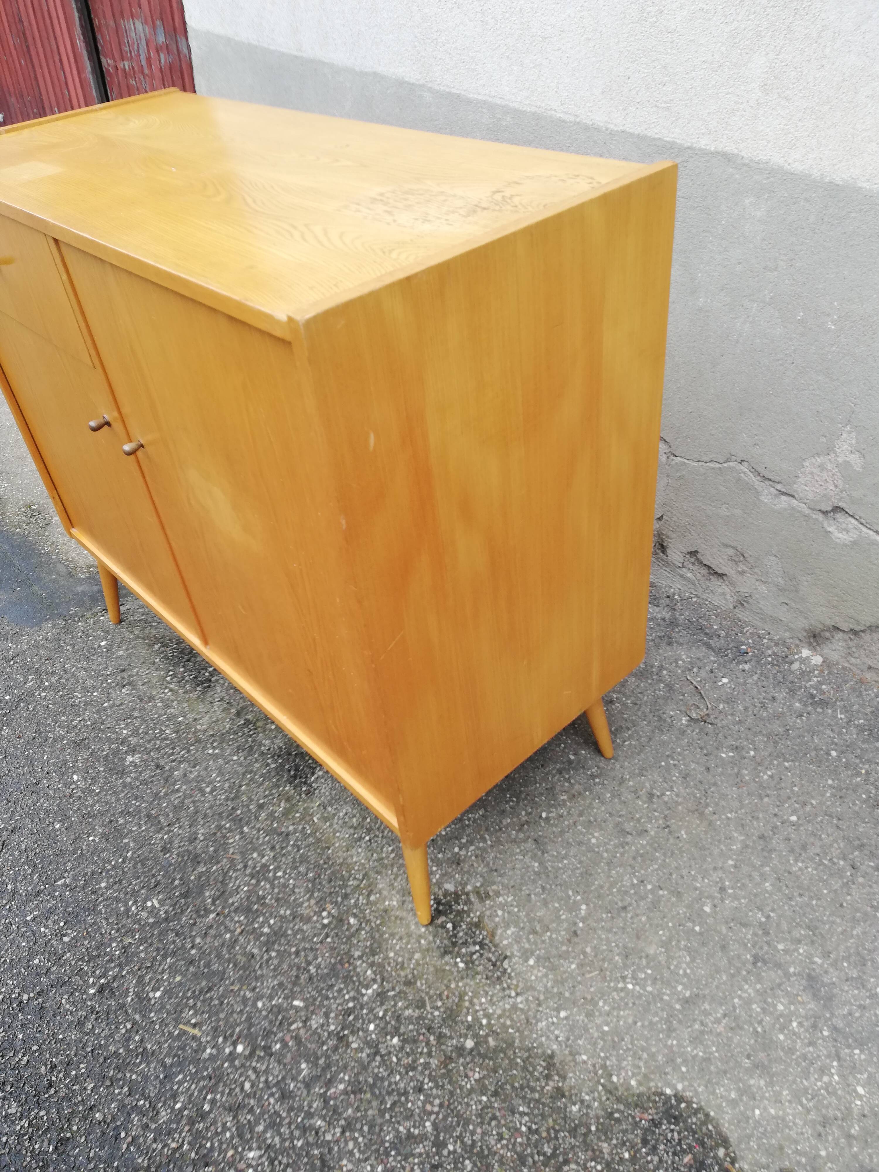 Vintage buffet 2 doors 1 light wood drawer