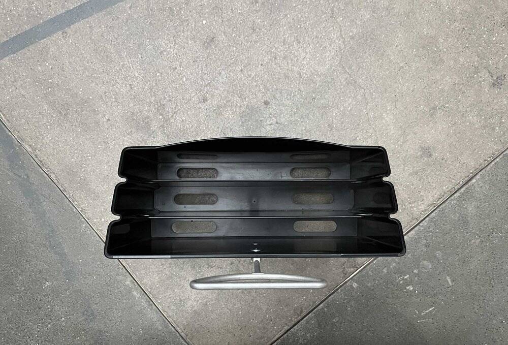 Postmodern Italian magazine rack by Andries & Hiroko Van Onck for Magis, 1980s.