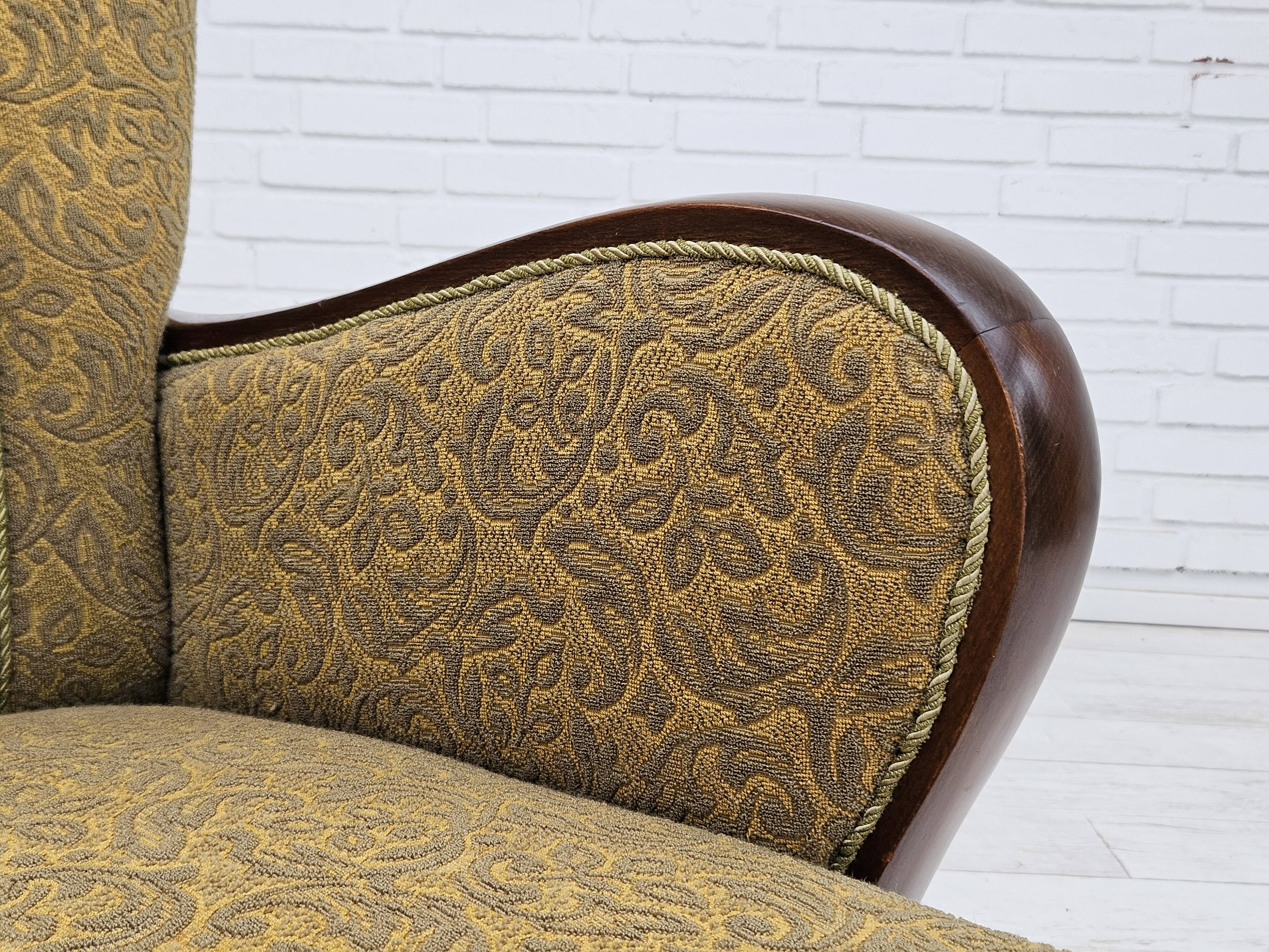 Années 1950-60, canapé danois 3 places, état d'origine, coton/laine, bois de hêtre.