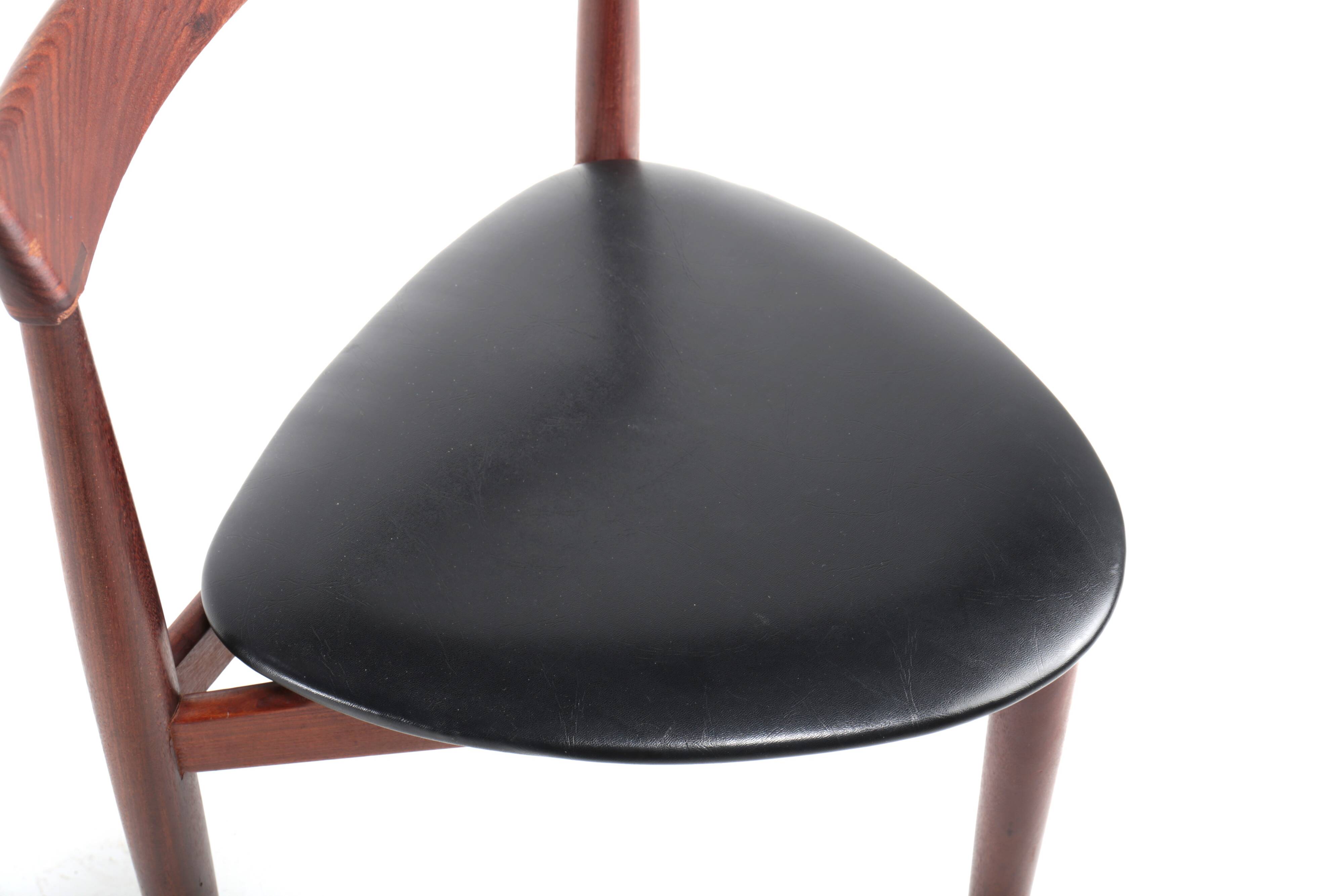 Pair of "Roundette" chairs by Hans Olsen for Frem Rolje, Denmark