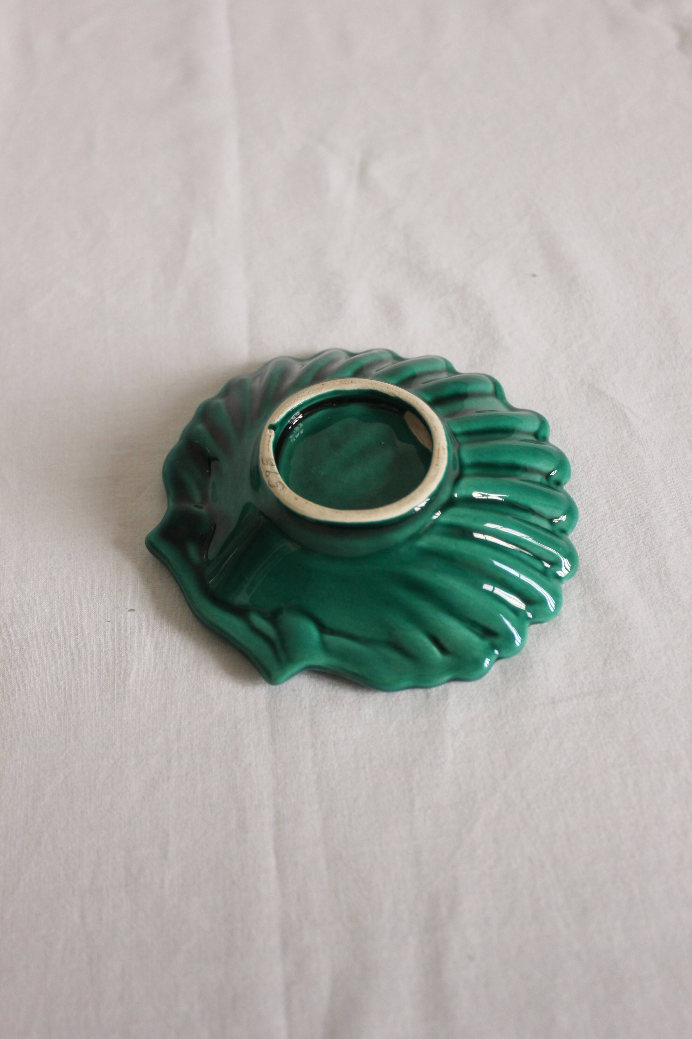 Vintage slurry shell ashtray