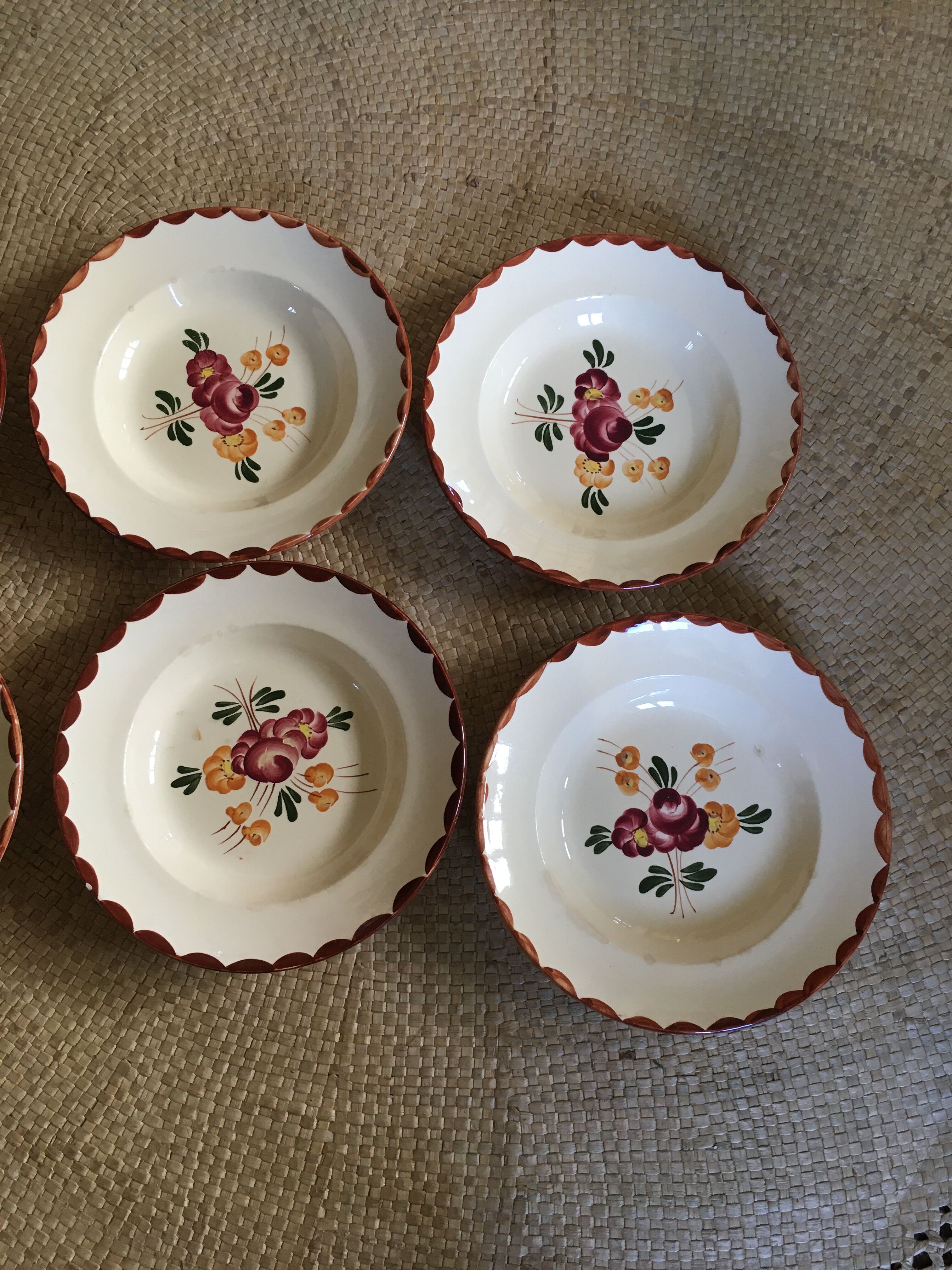 Series of 8 soup plates