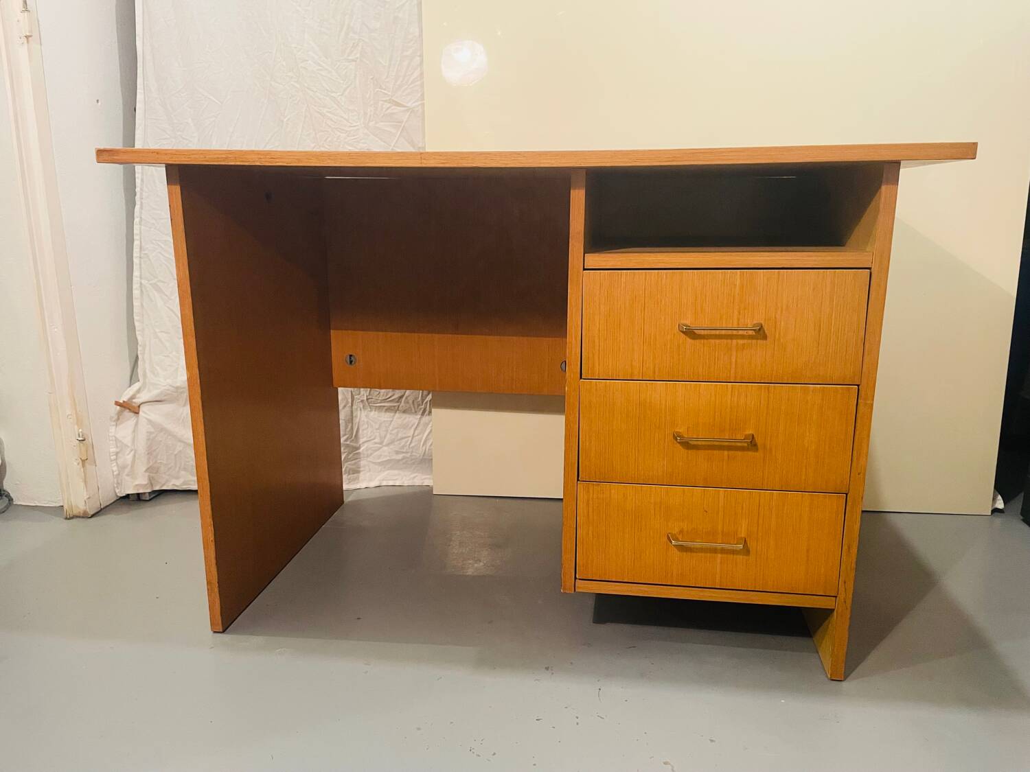 Vintage desk Maison Capelle circa 1960