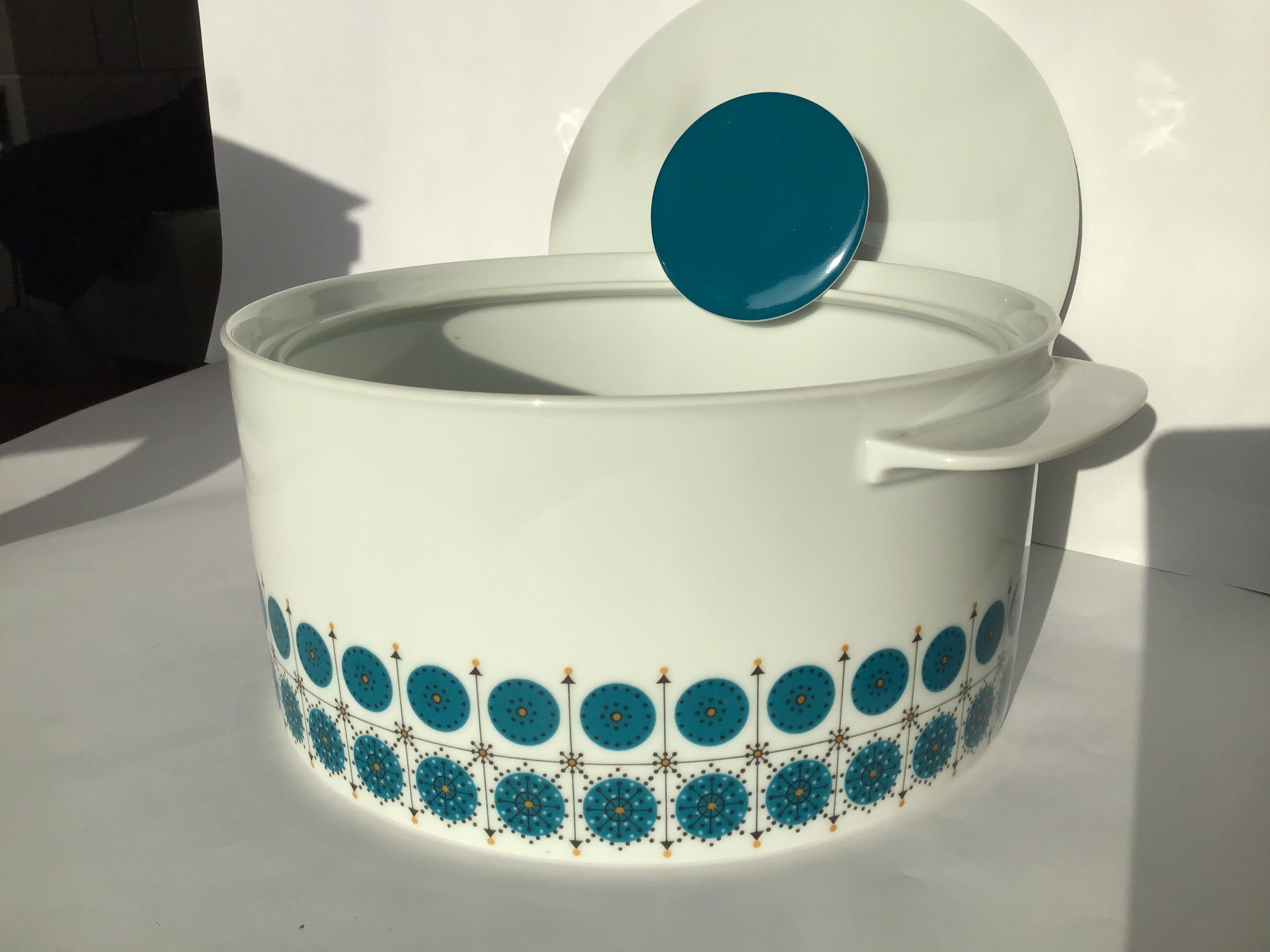 70's duck blue porcelain soupière